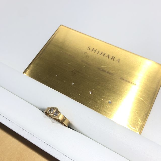 【shihara(シハラ)の口コミ】 シンプルなのに個性的なデザインが魅力です。台座のない独特な構造で、台…