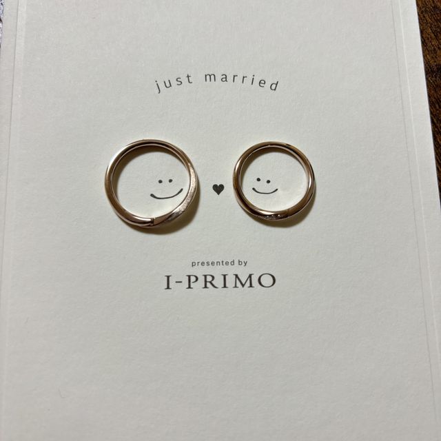【アイプリモ(I-PRIMO)の口コミ】 指輪のデザインがウェーブタイプになっていて派手すぎずシンプル過ぎずで…