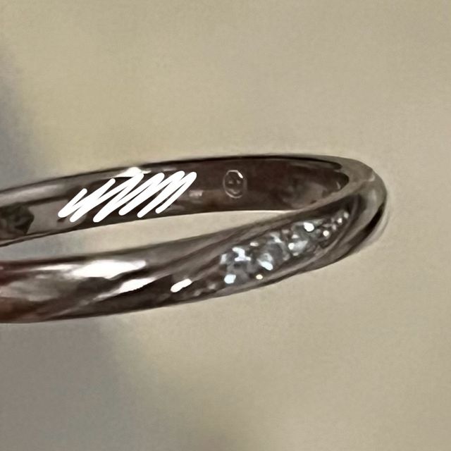 【アイプリモ(I-PRIMO)の口コミ】 シンプルなデザインだけどさりげなくキラキラする感じがとても可愛くてお…