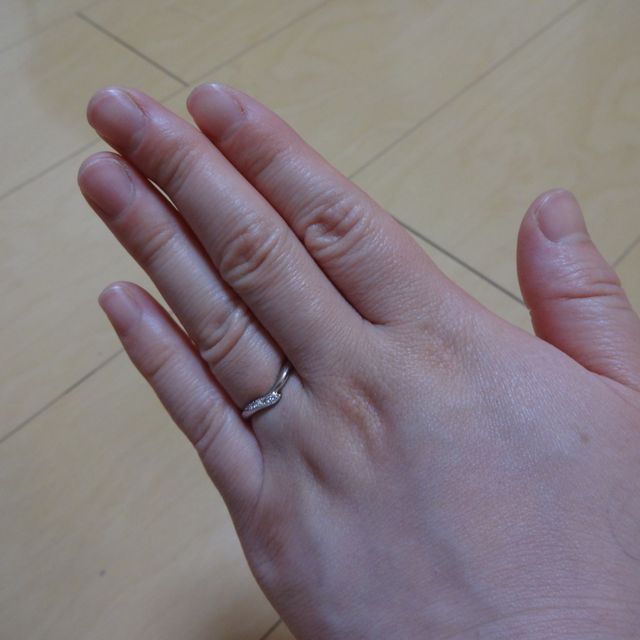 【俄(にわか)の口コミ】 婚約指輪を買わなかったので、結婚指輪にダイヤが入っているものが希望で…