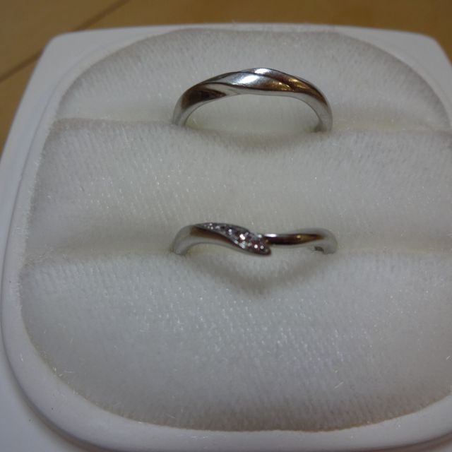 【俄(にわか)の口コミ】 婚約指輪を買わなかったので、結婚指輪にダイヤが入っているものが希望で…