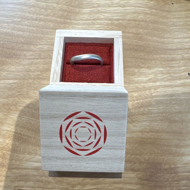 【出雲結(いずもゆい)の口コミ】 他にないデザインばかりで、色や表面加工も1つ1つ自分たちで考えることが…