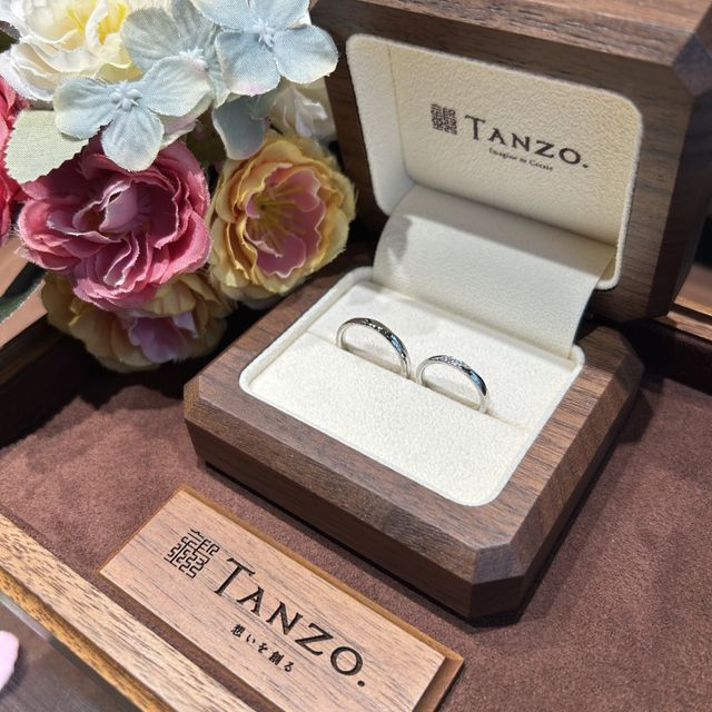 【TANZO.(鍛造指輪)の口コミ】 自分たちのこだわりをすべて詰め込むことができるので、デザインを考える…