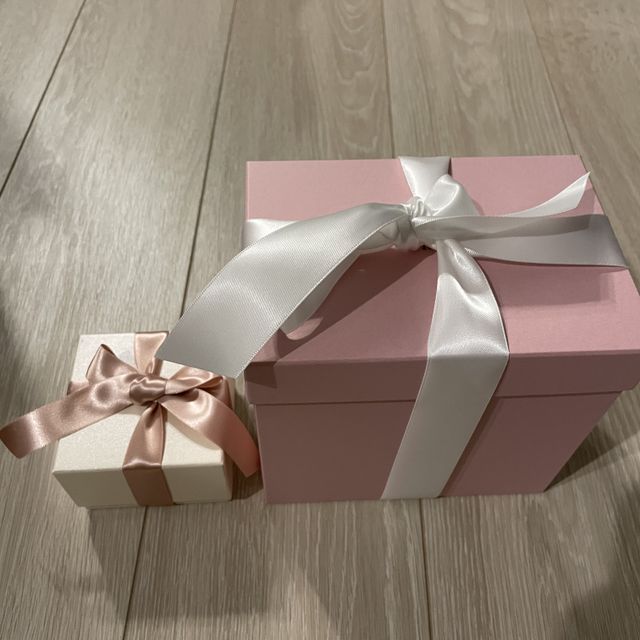 【アイプリモ(I-PRIMO)の口コミ】 別々で自分たちが好きな感じのものを選びました。
ウェーブでマット加工の…