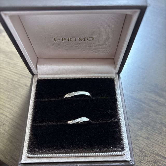 【アイプリモ(I-PRIMO)の口コミ】 指輪のデザインはウエーブラインになっていてとてもかわいいです。
着け心…