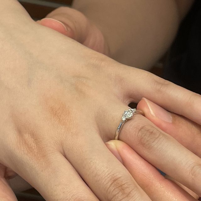 【AMATSU(アマツ)の口コミ】 「宮」の婚約指輪を選びました。シンプルなのに品があってとても気に入っ…