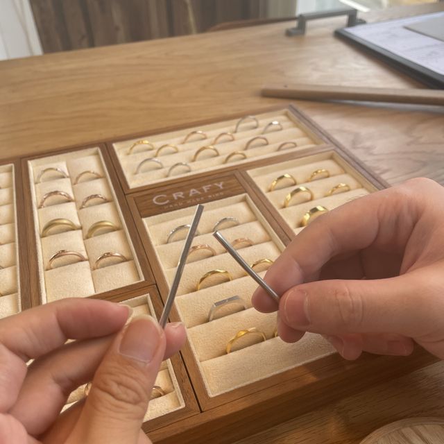 【CRAFY(クラフィ)の口コミ】 私たちは、どんなファッションでも合うように、シンプルなデザインして、…