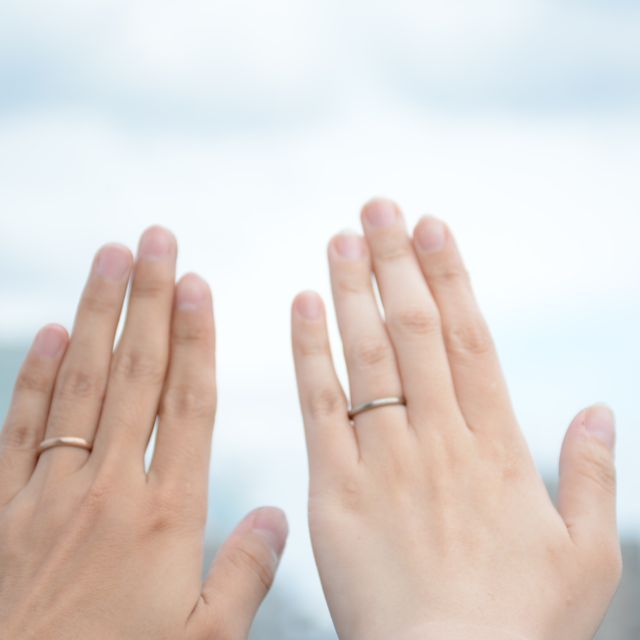 【CRAFY(クラフィ)の口コミ】 素材や指輪の形、表面の加工、ダイヤの入れ方など自分で選べるので、選ぶ…