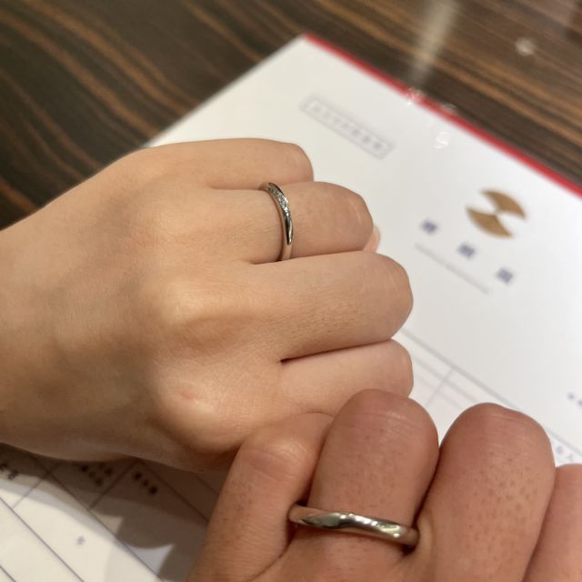 【AMATSU(アマツ)の口コミ】 着け心地がよく、女性用はサイドの部分まで細かくダイヤが付けられていて…