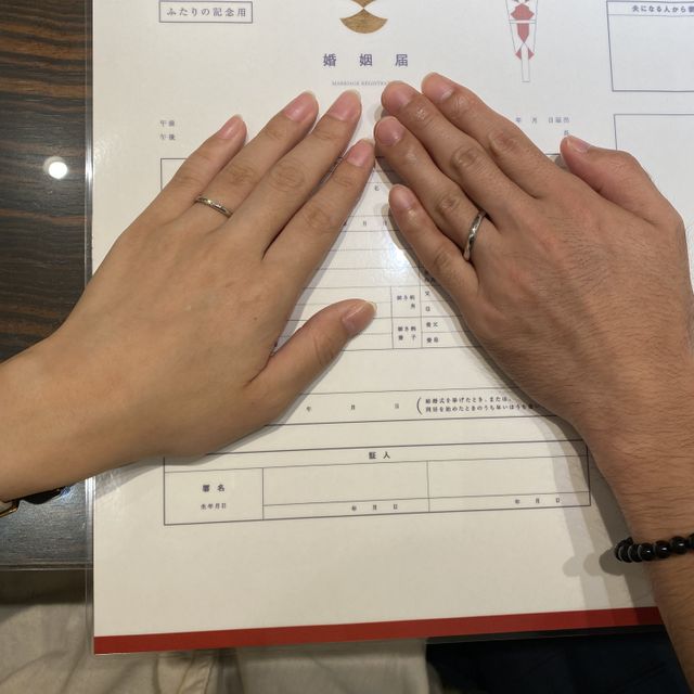 【AMATSU(アマツ)の口コミ】 メレダイヤモンドの石留めがリングの側面から正面へ、そしてまた側面へ立…