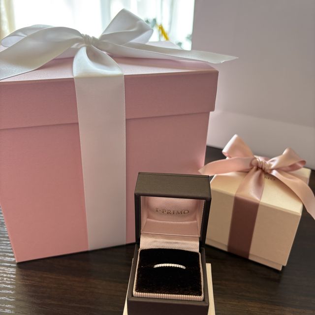 【アイプリモ(I-PRIMO)の口コミ】 シンプルで見た目もオシャレで重ね付けもしやすい。
婚約指輪は、普段つけ…