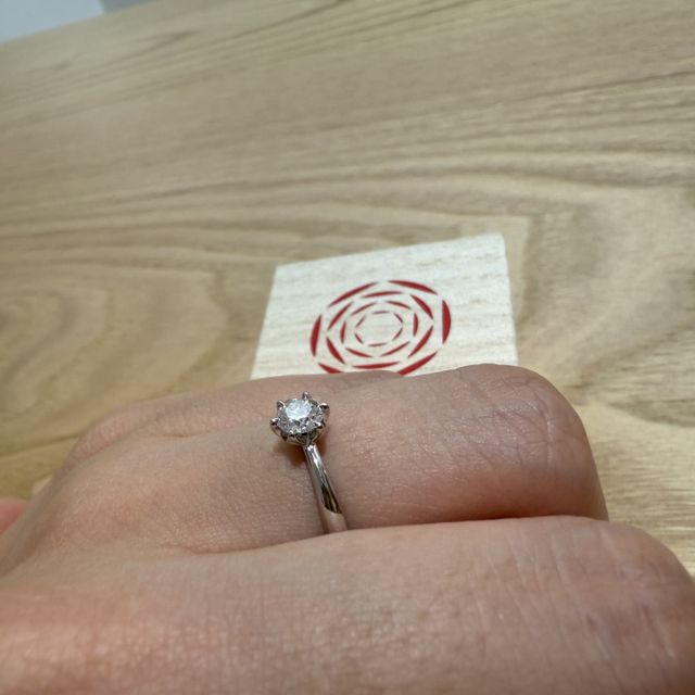 【出雲結(いずもゆい)の口コミ】 シンプルなデザインでいつになってもつけ続けられるのが素敵です。プロポ…