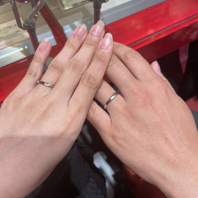 【AFFLUX(アフラックス)の口コミ】 デザインがV字が多く、さらにここの店舗は2種類のカラーを選ぶことができ…