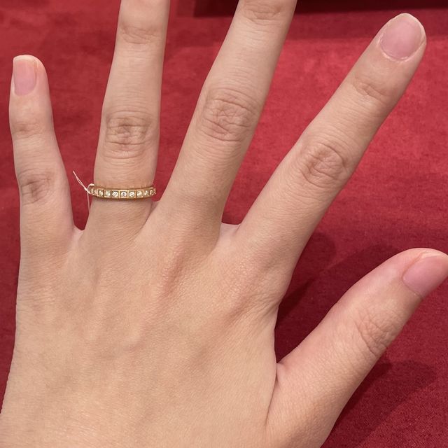 【ショパール(Chopard)の口コミ】 ネットで見るよりもゴージャスでキラキラ輝いていました。180度回した時の…