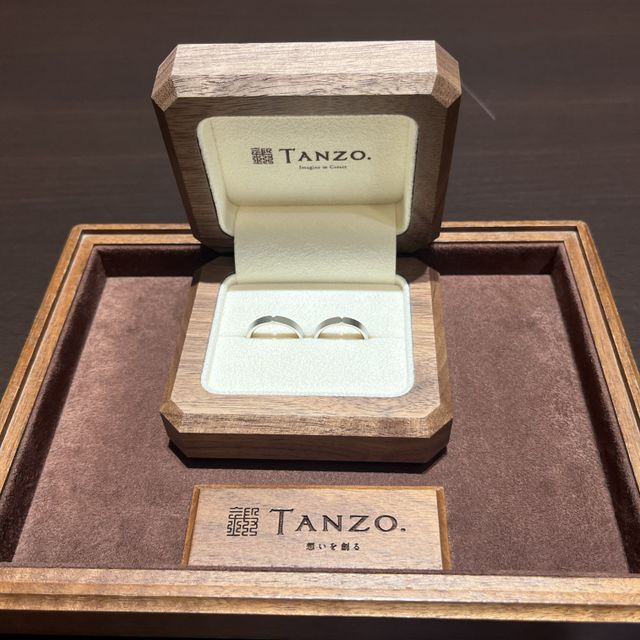【TANZO.(鍛造指輪)の口コミ】 ・鍛造製法で作られており、とても丈夫であること
・重ねつけしやすいデザ…