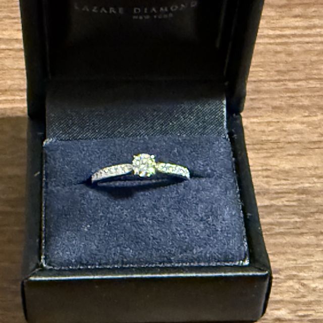 【ラザール ダイヤモンド(LAZARE DIAMOND)の口コミ】 ダイアモンドにこだわりたかったため、ダイアモンドメーカーのラザールダ…