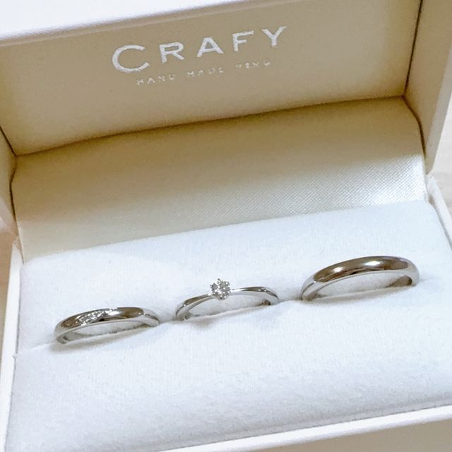 【CRAFY(クラフィ)の口コミ】 婚約指輪、結婚指輪セットで作りました。
プラチナでシンプルなデザインに…