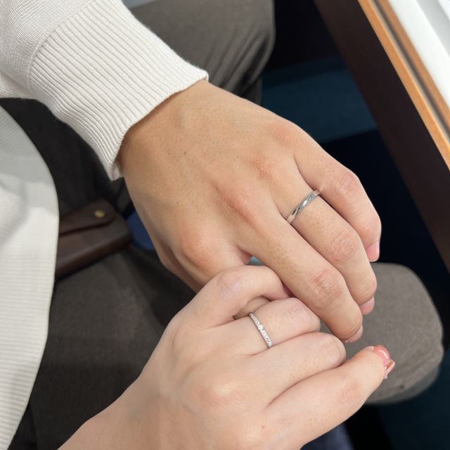 【エクセルコダイヤモンド(EXELCO DIAMOND)の口コミ】 キラキラしてて着けているだけで気分があがる。
だけどやらしいキラキラじ…