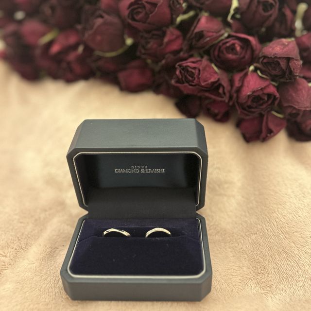 【銀座ダイヤモンドシライシの口コミ】 ダイヤモンドがいっぱいで本当にかわいいです！ダイヤは婚約指輪のように…