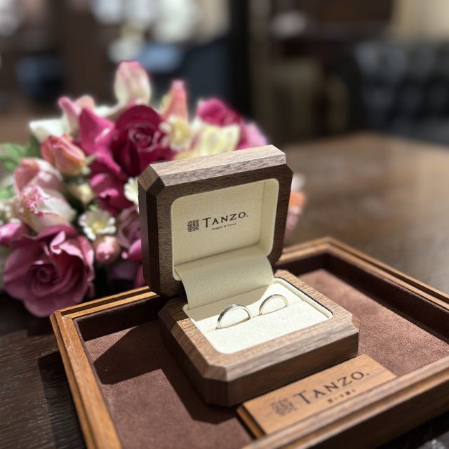 【TANZO.(鍛造指輪)の口コミ】 ・鍛造製法なので、丈夫で長く使える
・好きなデザインをオーダーで作るこ…