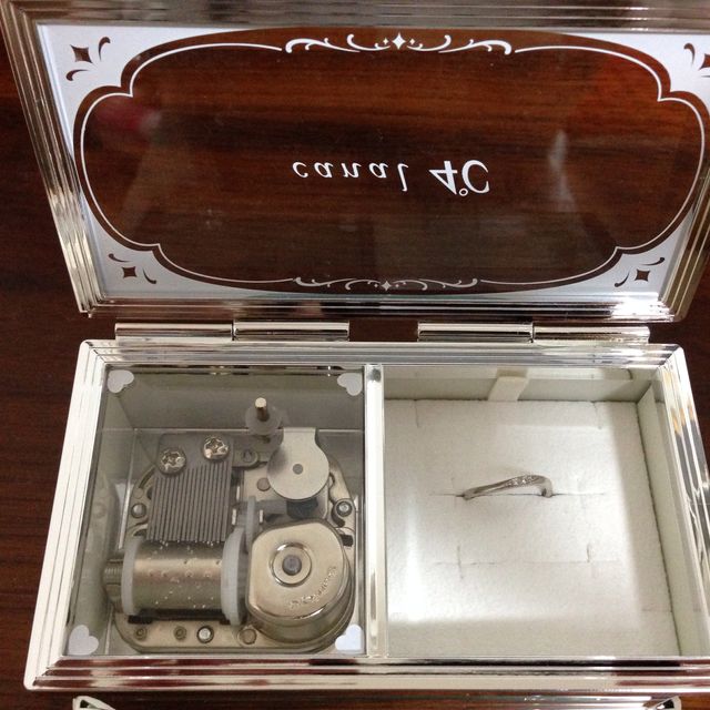 【canal4℃(カナルヨンドシー)の口コミ】 お値段が１０万円以下でお手頃なわりに、デザインが可愛く自分の指をより…