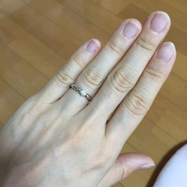 【4℃ BRIDAL(ヨンドシーブライダル)の口コミ】 もともとこちらのブランドが好きだったので、自分の中で婚約指輪をプレゼ…