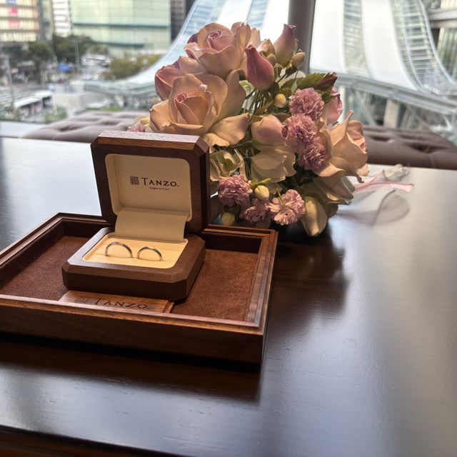 【TANZO.(鍛造指輪)の口コミ】 このTANZOのホワイトゴールドリングは、見た目も着け心地も最高です！鍛造…