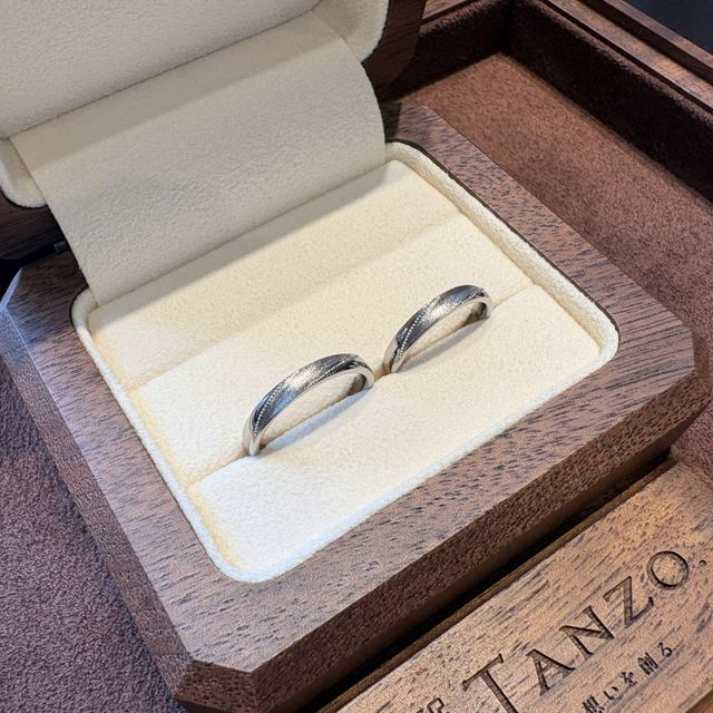 【TANZO.(鍛造指輪)の口コミ】 宝石などはなしで個性的なデザインにしたかったのと、ミル打ちは必須で入…