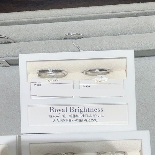 【ケイウノ ブライダル(K.UNO BRIDAL)の口コミ】 探していた、上下にミル打ちのデザインがあるもの！
ケイウノの前にティフ…