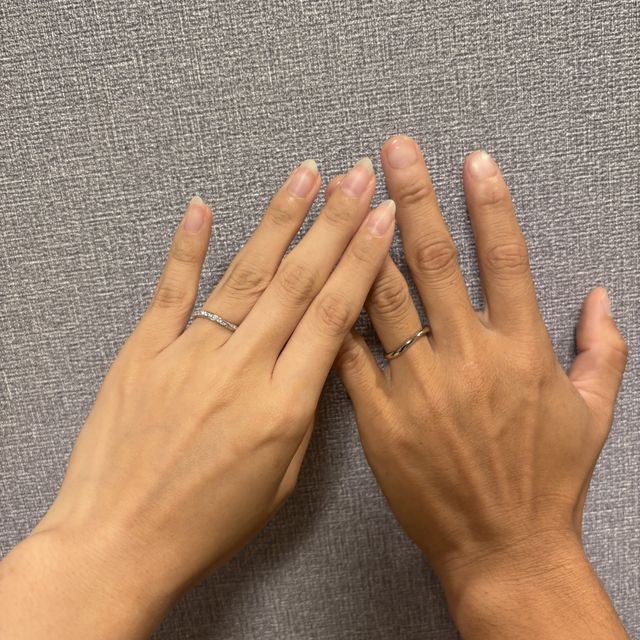 【ラザール ダイヤモンド(LAZARE DIAMOND)の口コミ】 指が綺麗に見えるようウェーブのデザインを探していました。ウェーブでキ…