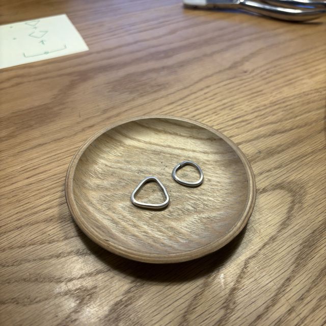 【CRAFY(クラフィ)の口コミ】 私たちはシンプルなプラチナで、内側に相手の誕生石を入れた指輪にしまし…