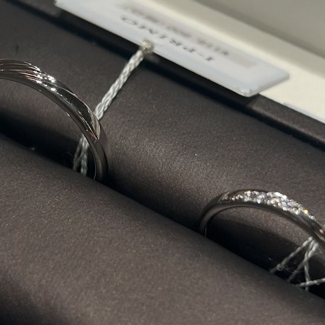 【アイプリモ(I-PRIMO)の口コミ】 プラチナの結婚指輪を探していました。
着け心地も良く、新郎新婦ともに好…