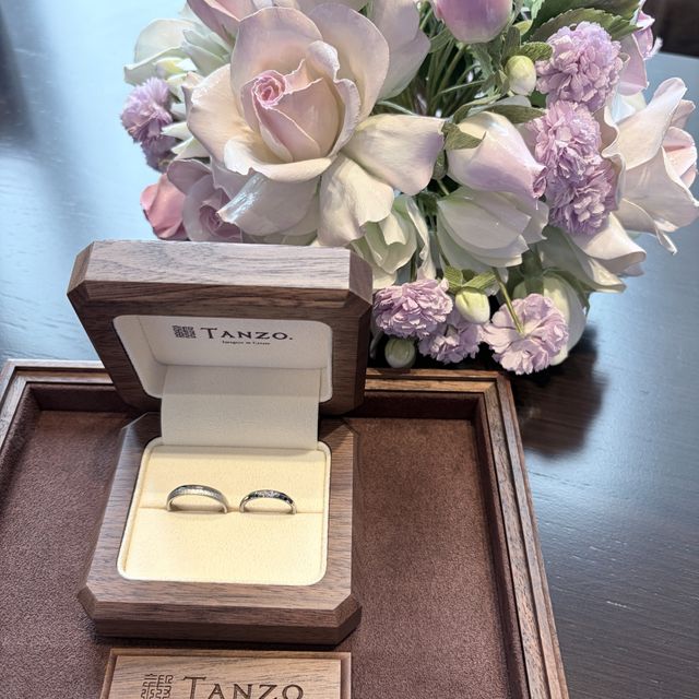 【TANZO.(鍛造指輪)の口コミ】 側面のスターダスト加工がキラキラで可愛いので、とても気に入っています…
