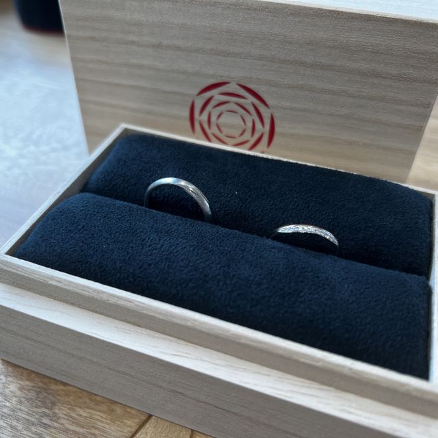 【出雲結(いずもゆい)の口コミ】 ダイヤとピンクゴールドが入っており、女性らしく、手元を華やかに見せて…