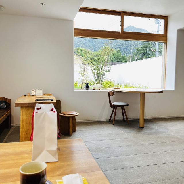 【出雲結(いずもゆい)の口コミ】 ダイヤとピンクゴールドが入っており、女性らしく、手元を華やかに見せて…