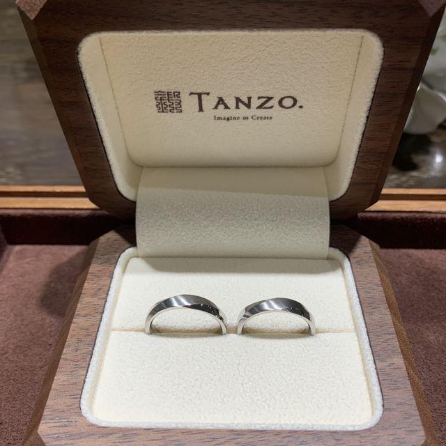 【TANZO.(鍛造指輪)の口コミ】 品質とコストを重視しつつもやや太めの指輪を探していました。そんな中で…