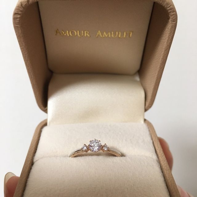 【AMOUR AMULET(アムール・アミュレット)の口コミ】 数えきれないくらい指輪を試着して、迷いに迷って決めました。決め手はや…