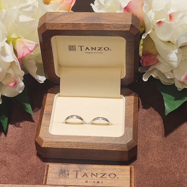 【TANZO.(鍛造指輪)の口コミ】 変色のしにくいプラチナ、ミル打ちを好きな高さで入れられるところや、表…