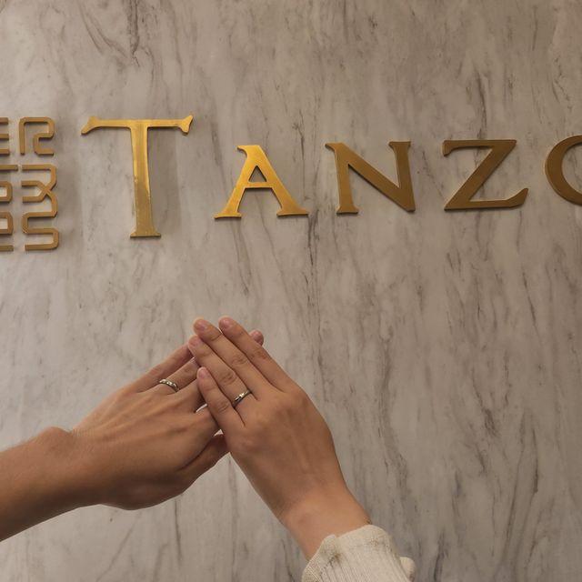 【TANZO.(鍛造指輪)の口コミ】 【指輪について】
鍛造製法のフルオーダーで作っていただきました。ミル打…