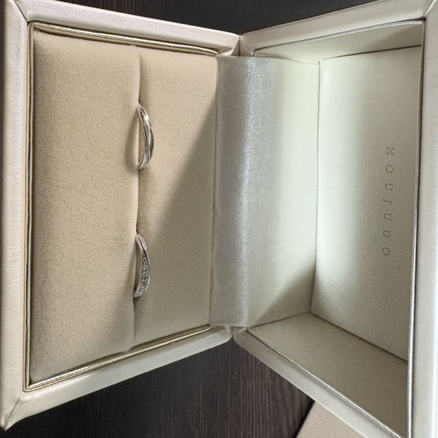 【宝寿堂(ほうじゅどう)の口コミ】 デザインもそうですが、本当につけたい指輪と気に入っています。着け心地…