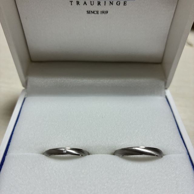 【FISCHER(フィッシャー)の口コミ】 こちらの指輪はまず、洗練されたデザインがおすすめのポイントです。シン…