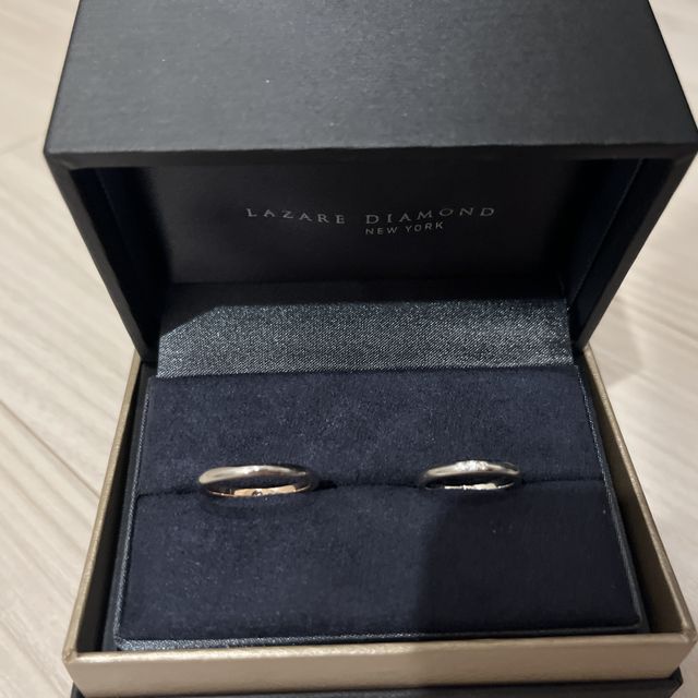 【ラザール ダイヤモンド(LAZARE DIAMOND)の口コミ】 ずっと身につけるものである為、シンプルで飽きがこないデザインを選びま…