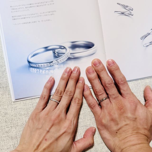 【ラザール ダイヤモンド(LAZARE DIAMOND)の口コミ】 デザインはシンプルだけどスタイリッシュ。ハーフエタニティみたいに、半…