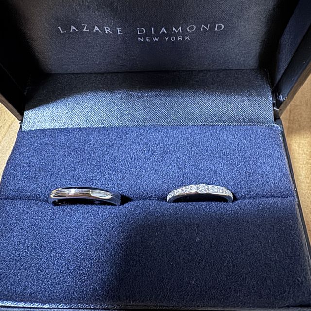 【ラザール ダイヤモンド(LAZARE DIAMOND)の口コミ】 デザインはシンプルだけどスタイリッシュ。ハーフエタニティみたいに、半…