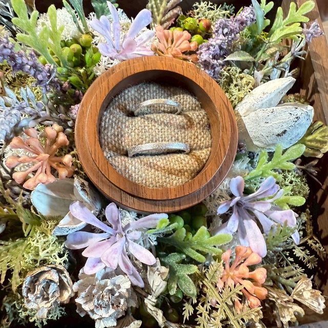 【鎌倉彫金工房の口コミ】 傷が付きにくいデザインが2種類あって選べたので職業柄有難いと思いました…