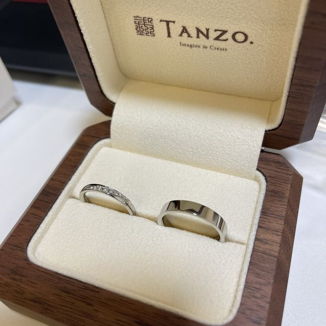 【TANZO.(鍛造指輪)の口コミ】 職人さんが作るため、面積が広い方が値段は高くなっていきます。私は自身…