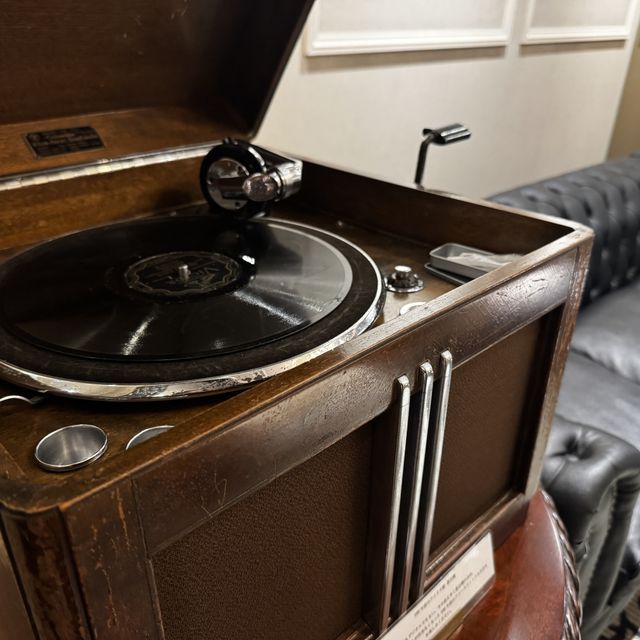 【TANZO.(鍛造指輪)の口コミ】 指輪のベースの色味、ダスト、加工法など細かくデザインを決められて、本…