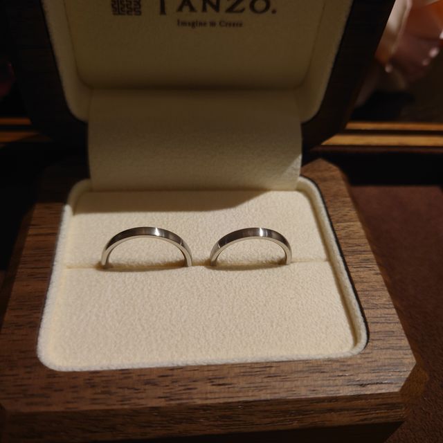 【TANZO.(鍛造指輪)の口コミ】 •素材はプラチナやゴールドなど数種類から選択可能、色付きのものも…