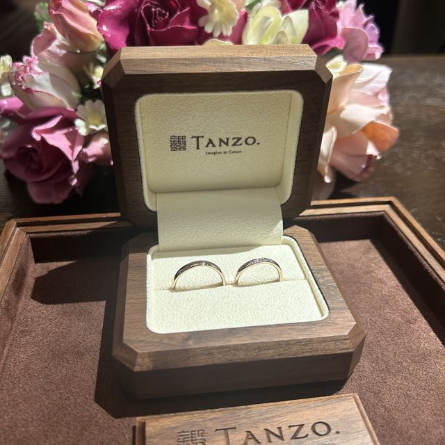 【TANZO.(鍛造指輪)の口コミ】 作る工程に、１本１本への拘りを強く感じました。
デザインもいろいろとあ…