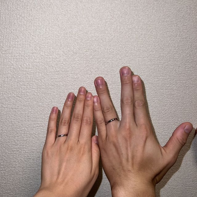 【銀座ダイヤモンドシライシの口コミ】 少しだけ斜めになっているんですかつけてみると指に馴染み、キラッキラし…